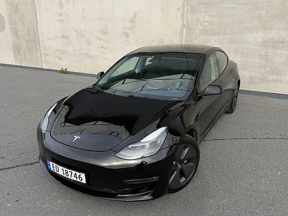 Tesla Model 3 2021 photo 2