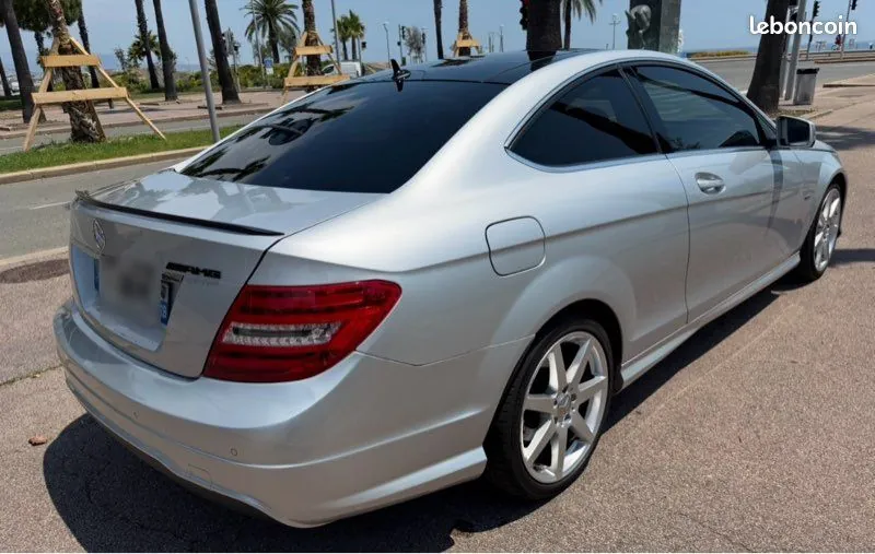 Mercedes-Benz C-Class 2011 photo 2