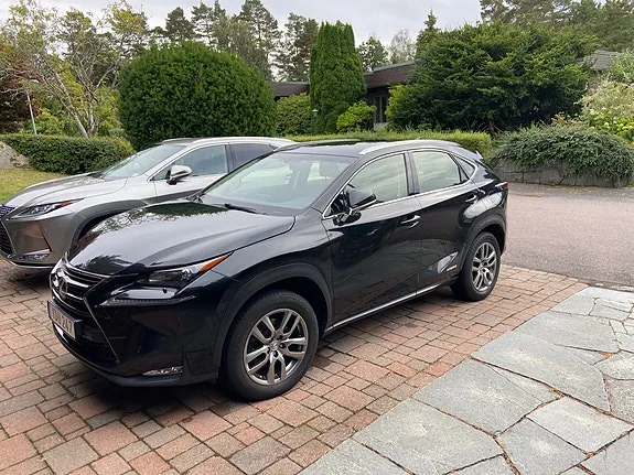 Lexus Nx300H 2016 photo 2