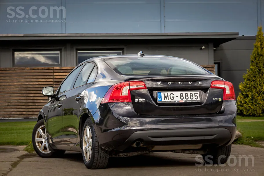 Volvo S60 2012 photo 4