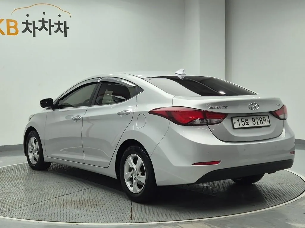 Hyundai Avante 2016 photo 2