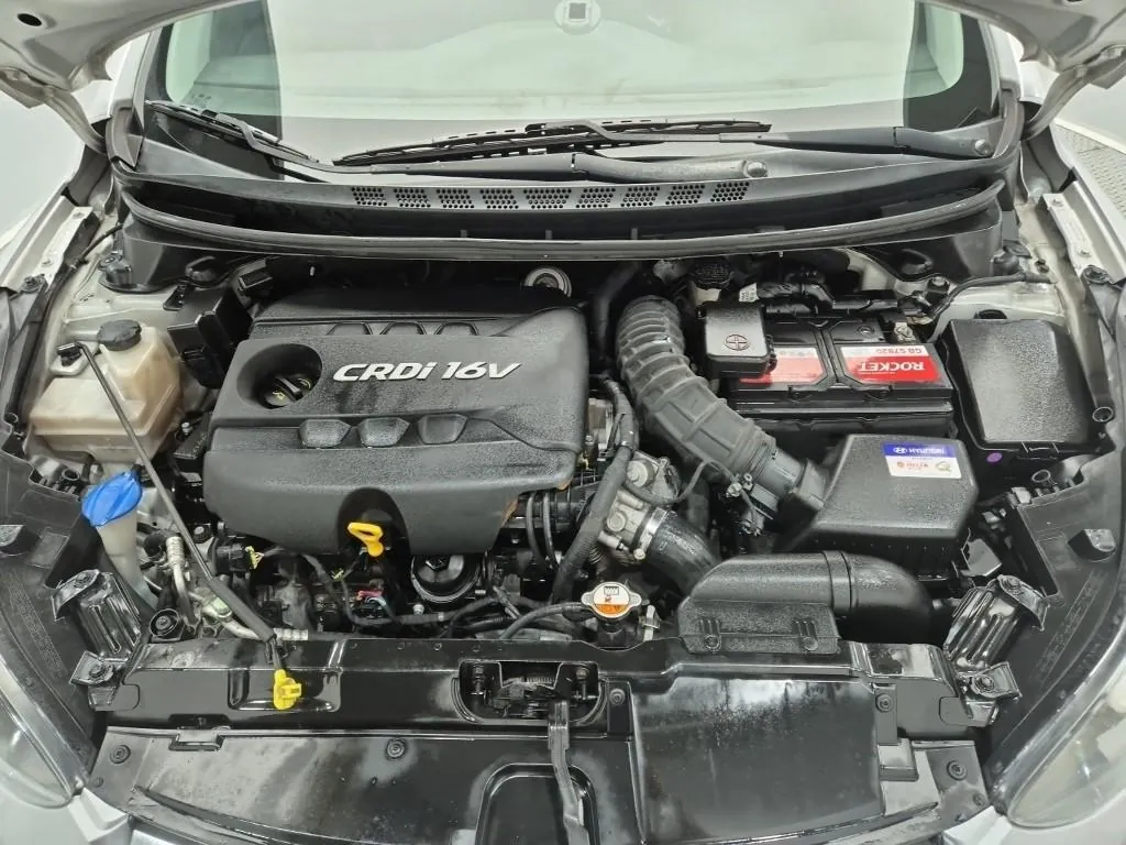 Hyundai Avante 2016 photo 5