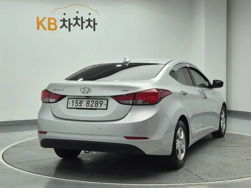 Hyundai Avante 2016 photo 3