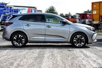 Opel Grandland 2023 photo 2