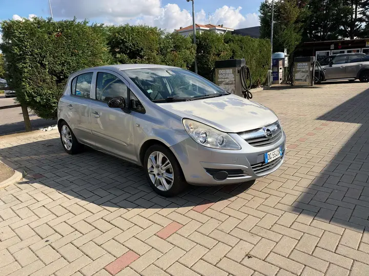 Opel Corsa 2007 photo 2