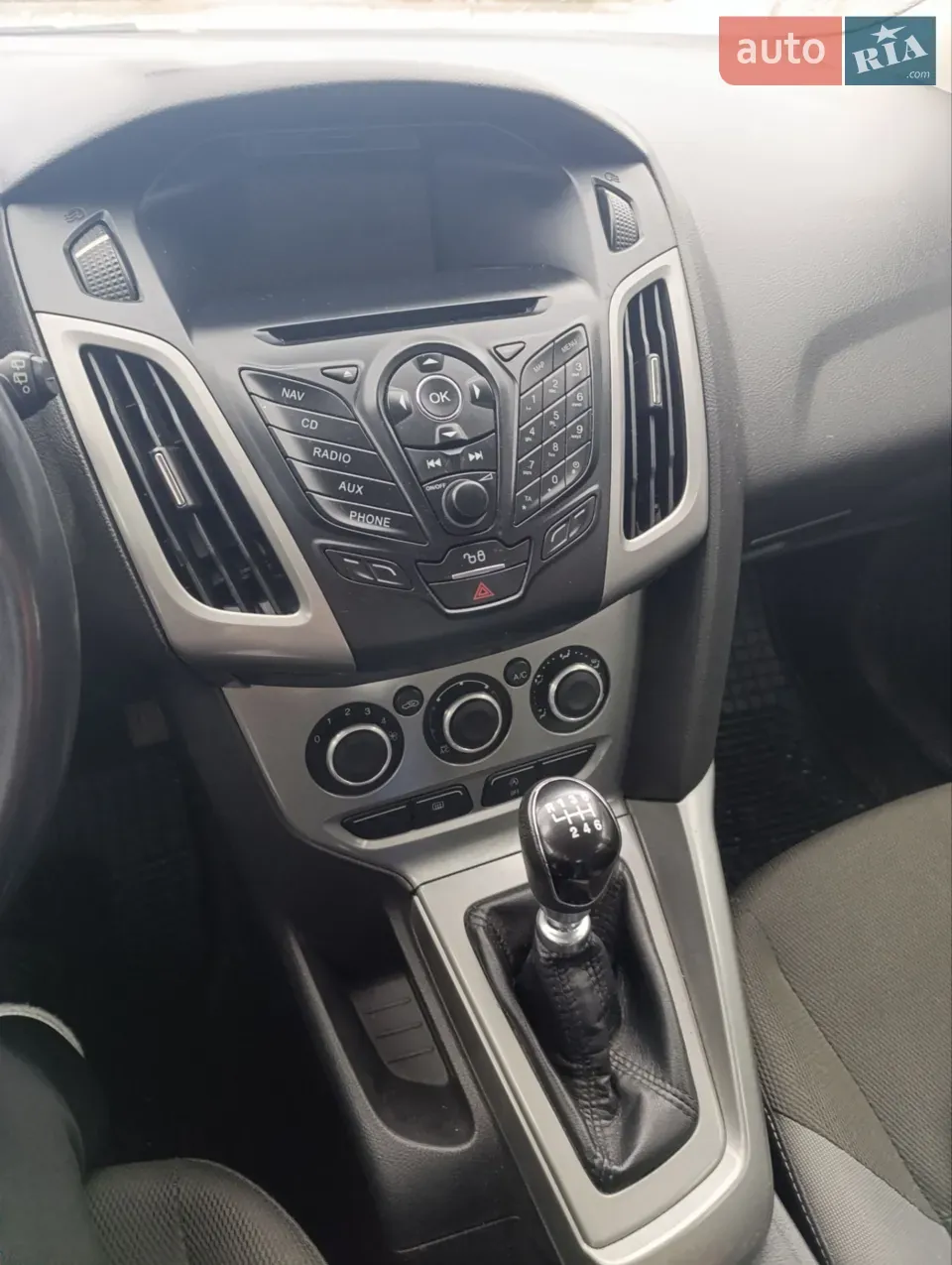 Ford Focus 2011 photo 2