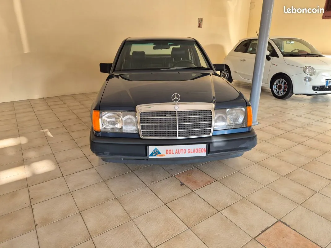 Mercedes-Benz 200 1989 photo 2