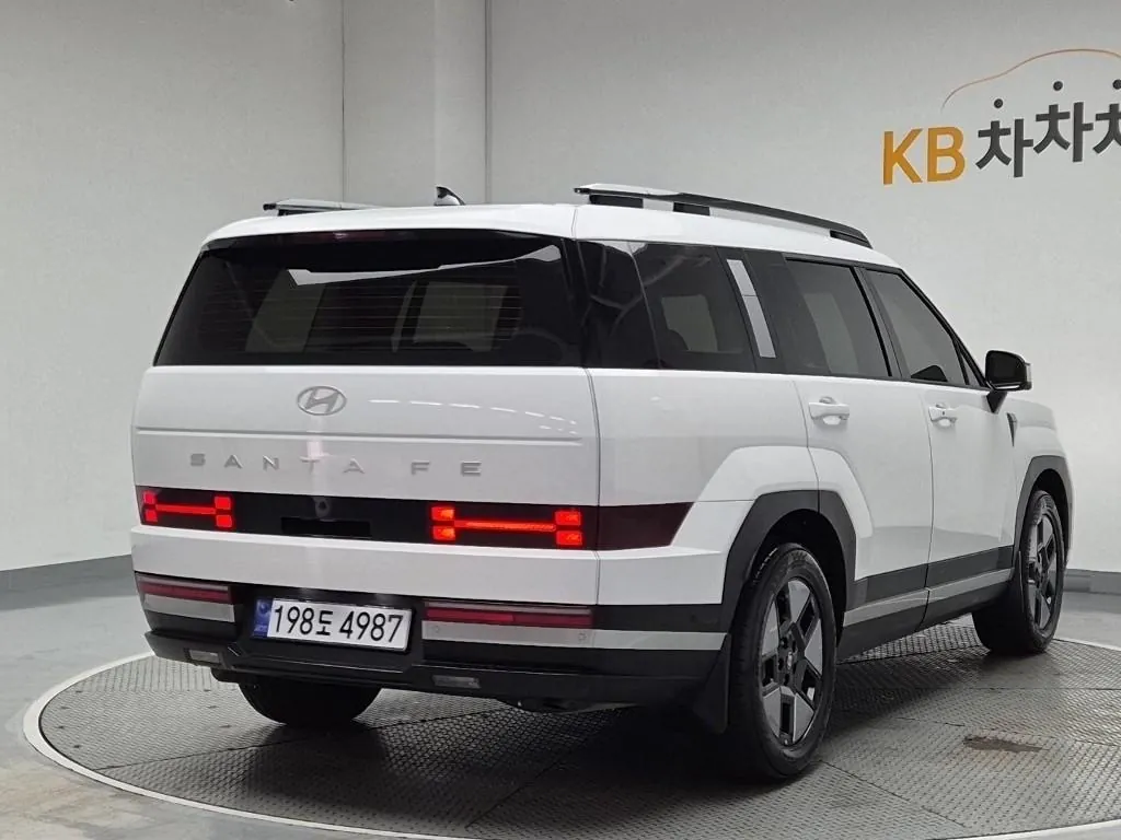 Hyundai Santa Fe 2025 photo 3