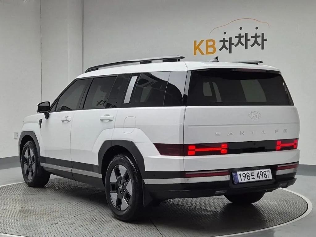 Hyundai Santa Fe 2025 photo 2