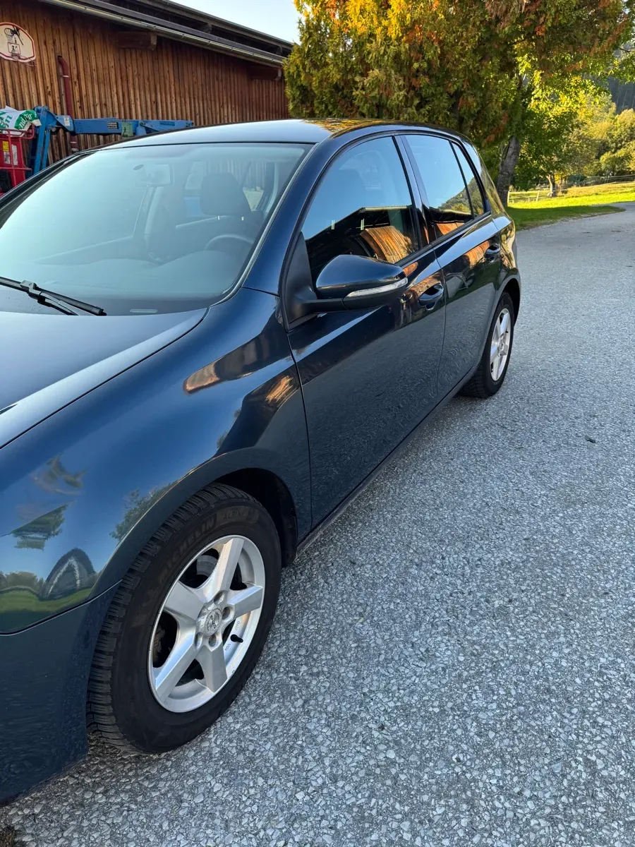 Volkswagen Golf 2011 photo 2