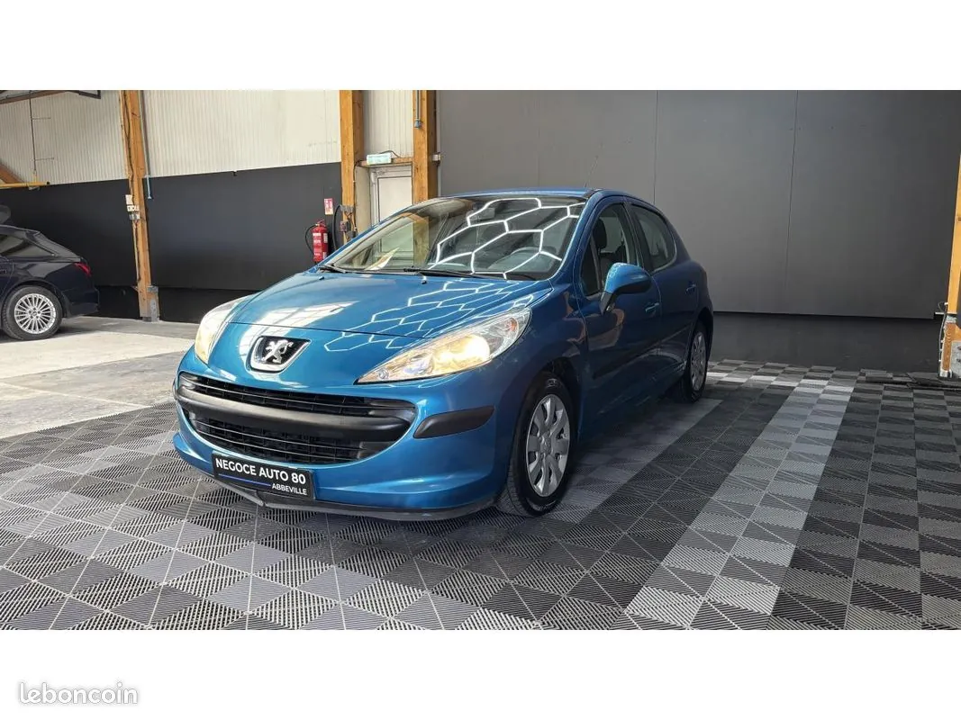Peugeot 207 2008 photo 3