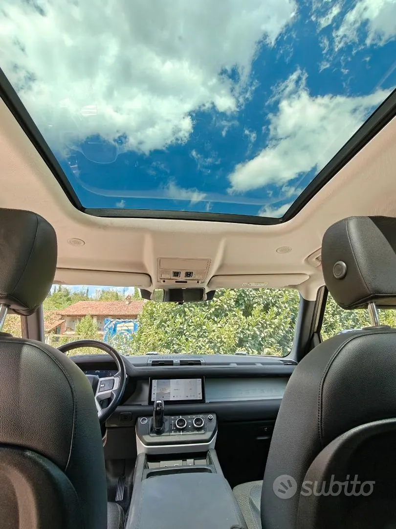 Land Rover Defender 2020 photo 5