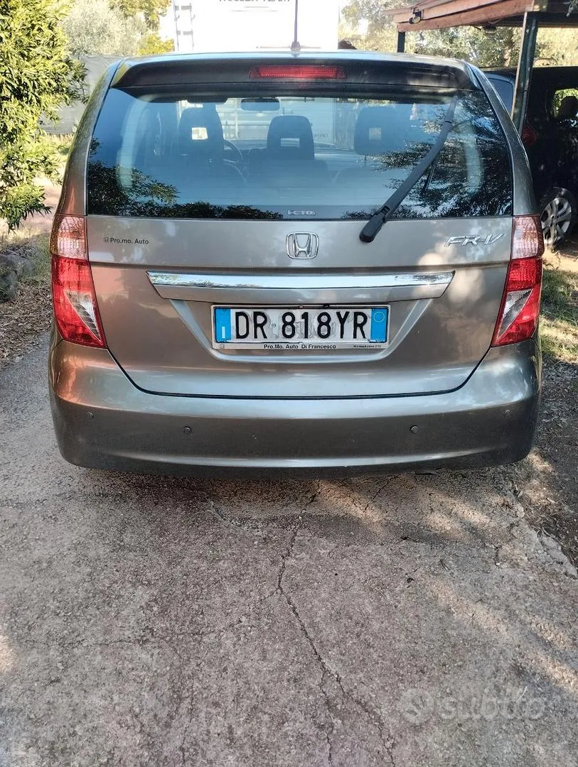 Honda Fr-V 2008 photo 2