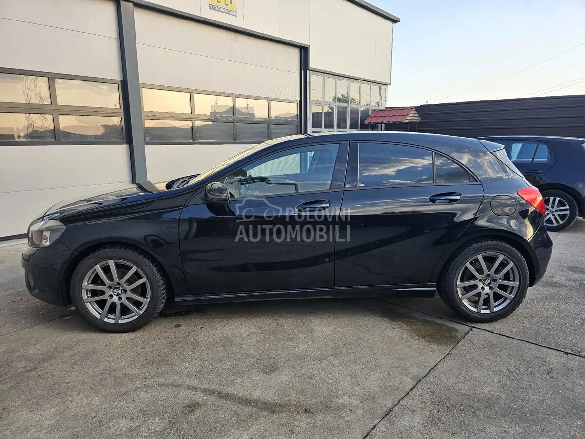 Mercedes-Benz A 160 2015 photo 5