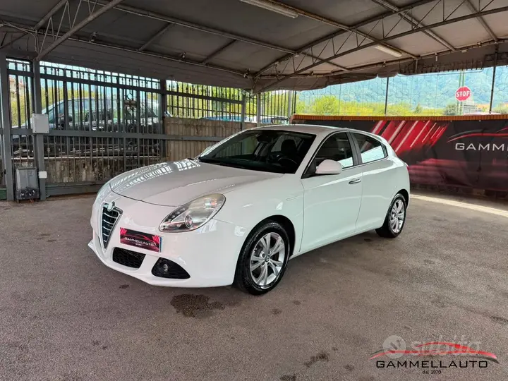 Alfa Romeo Giulietta 2013 photo 2