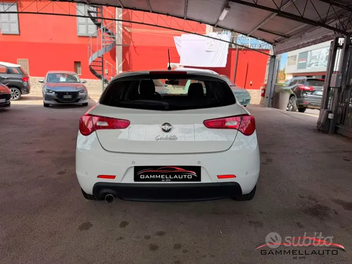 Alfa Romeo Giulietta 2013 photo 5