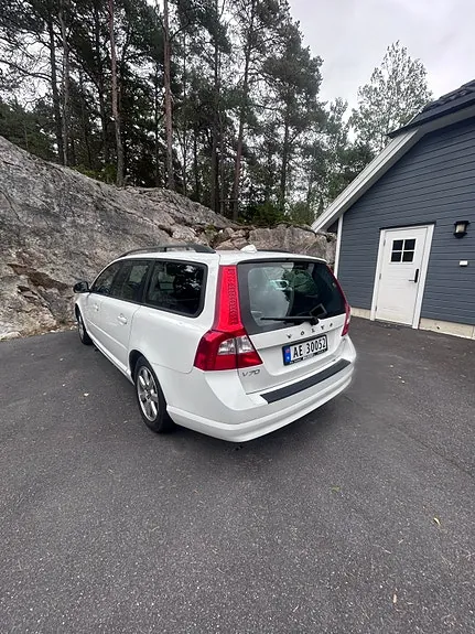 Volvo V70 2011 photo 4