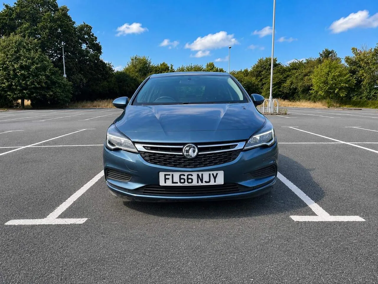 Vauxhall Astra 2016 photo 2