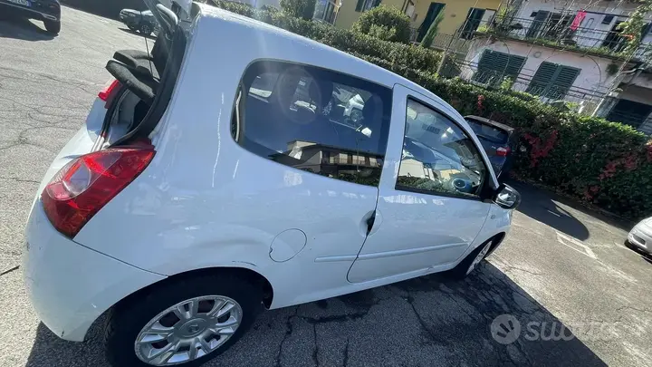 Renault Twingo 2012 photo 4