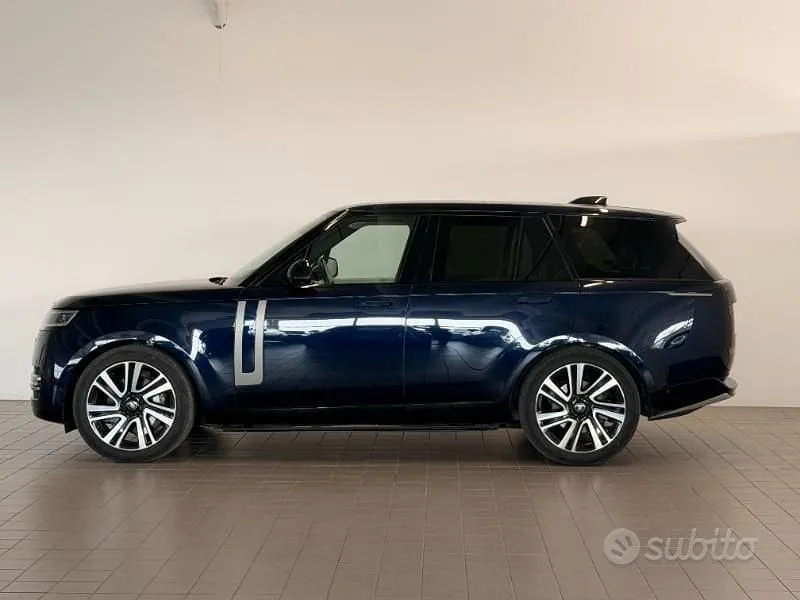 Land Rover Range Rover 2023 photo 2