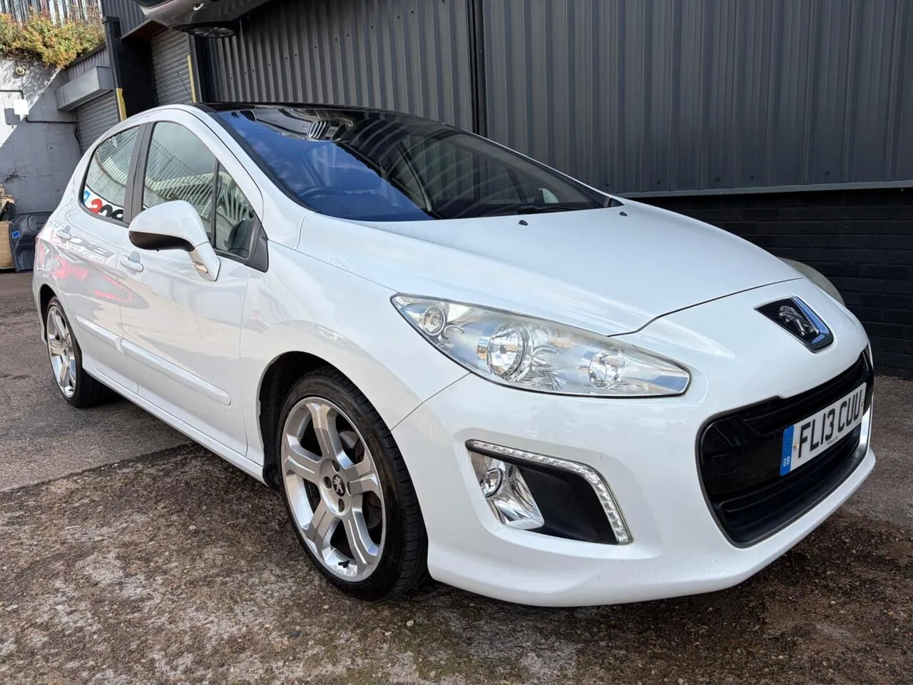 Peugeot 308 2013 photo 2