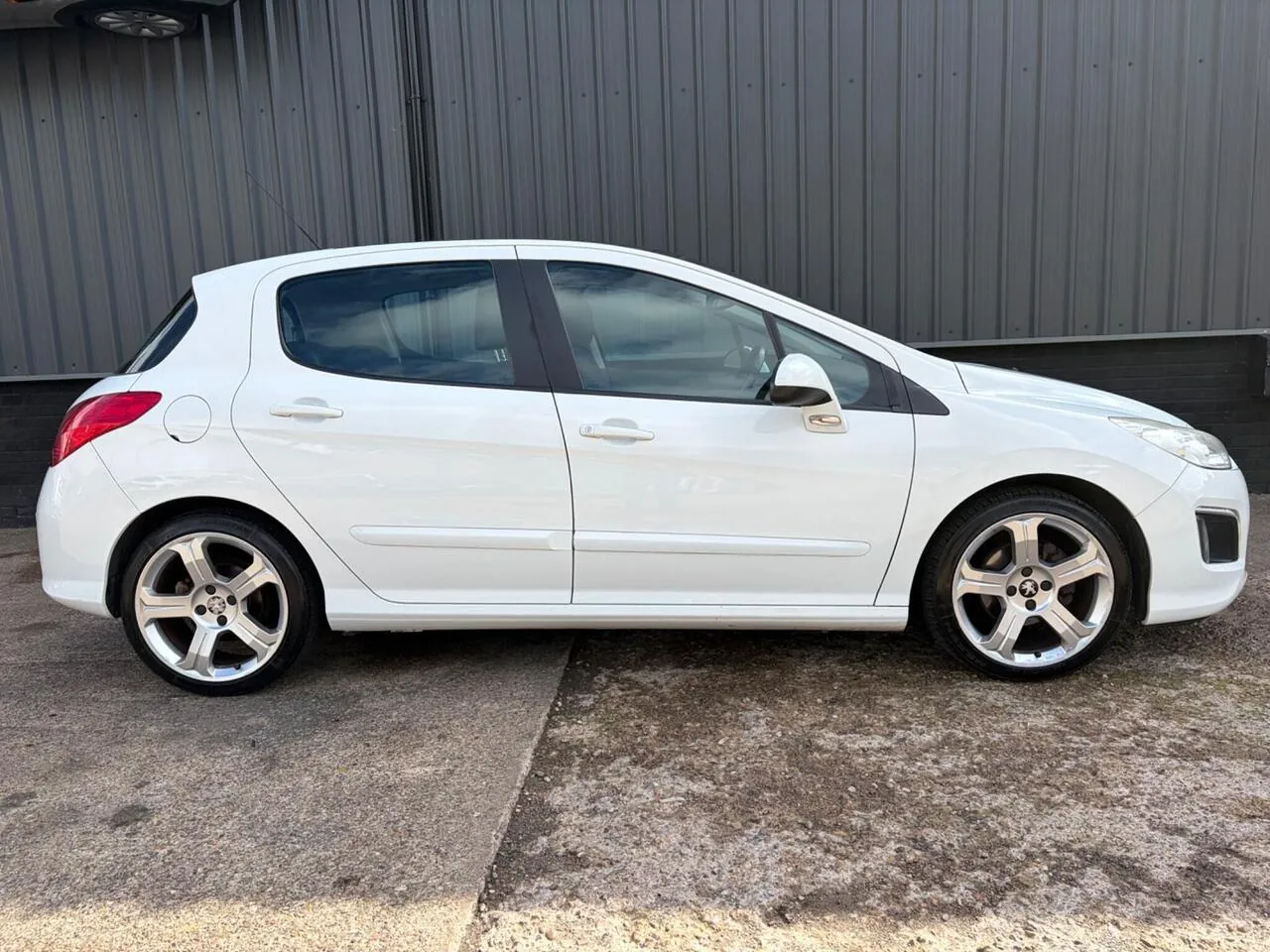 Peugeot 308 2013 photo 4