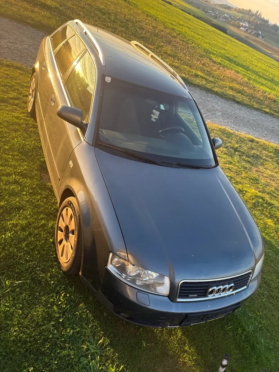 Audi A4 2003 photo 2