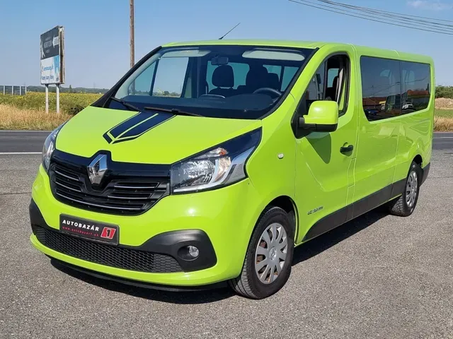 Renault Trafic Minibus 2016 photo 4
