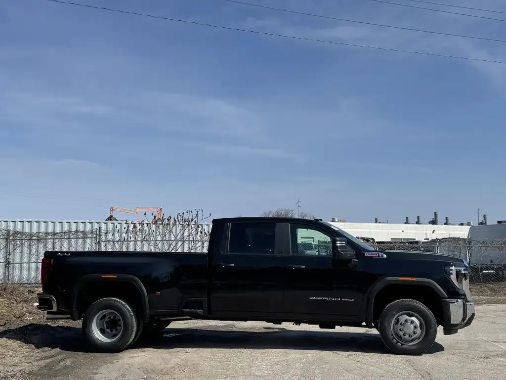 GMC Sierra 3500Hd 2026 photo 3