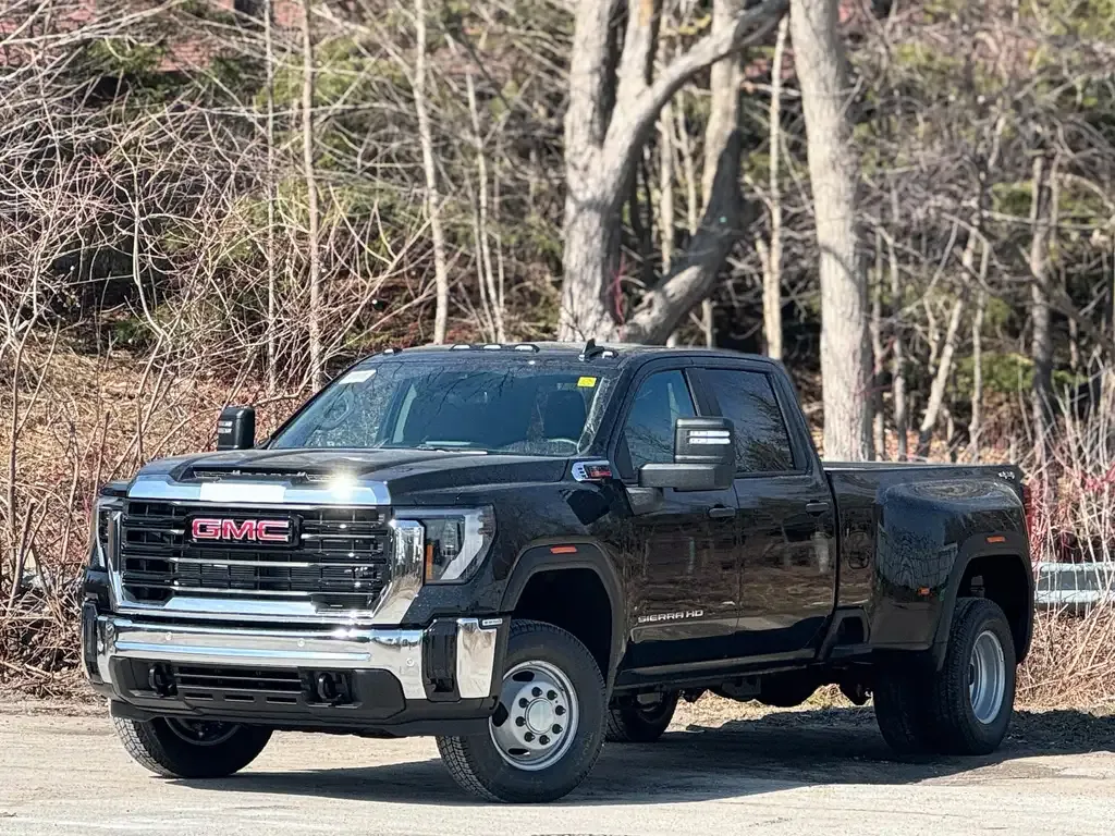 GMC Sierra 3500Hd 2026 photo 2