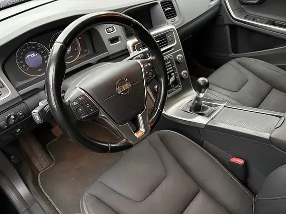 Volvo V60 2012 photo 4