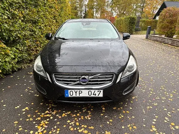 Volvo V60 2012 photo 2