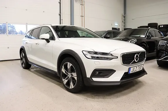 Volvo V60 Cross Country 2019 photo 2
