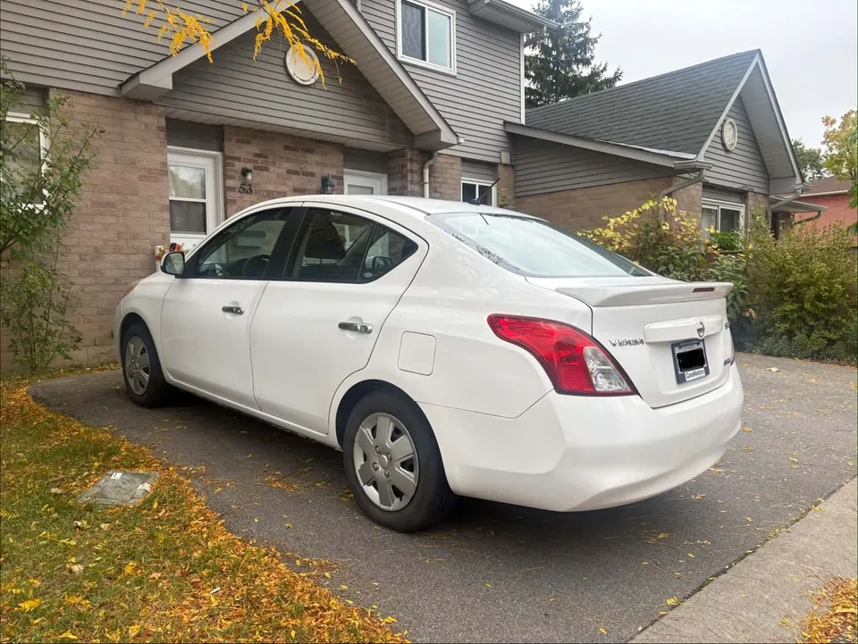 Nissan Versa 2013 photo 3