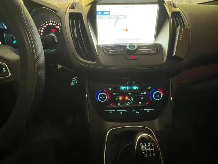 Ford Kuga 2019 photo 2