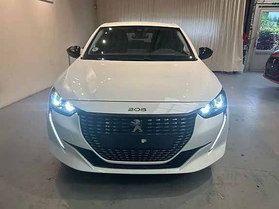 Peugeot 208 2023 photo 2