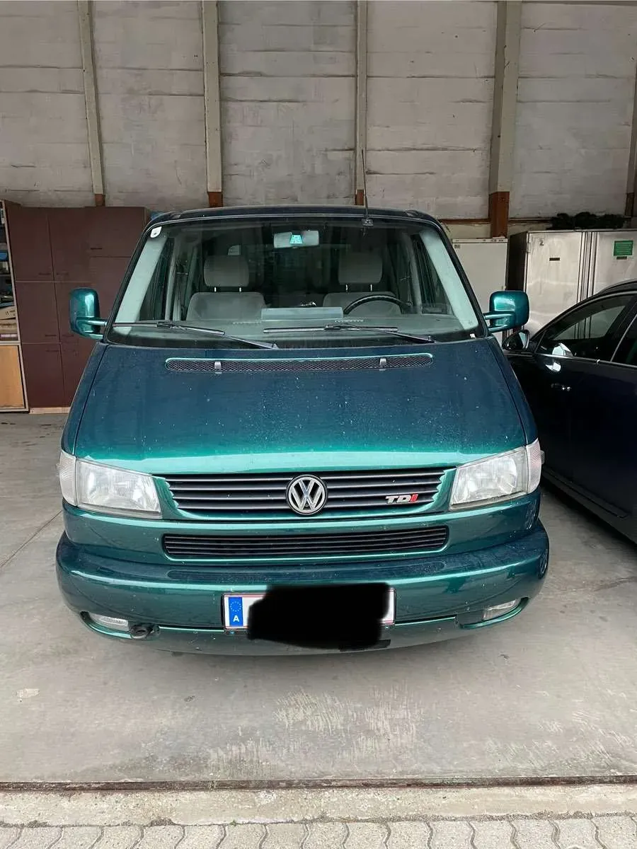 Volkswagen Caravelle 1999 photo 2
