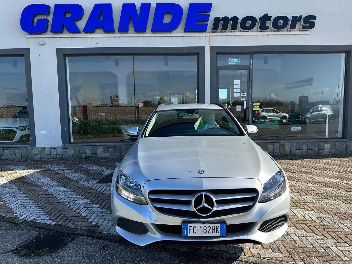 Mercedes-Benz C 200 2016 photo 2
