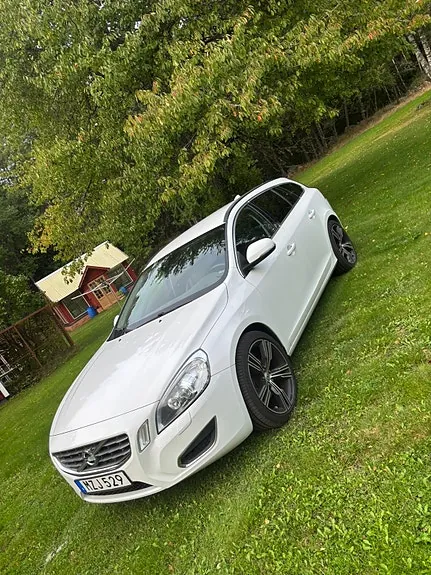 Volvo V60 2013 photo 2