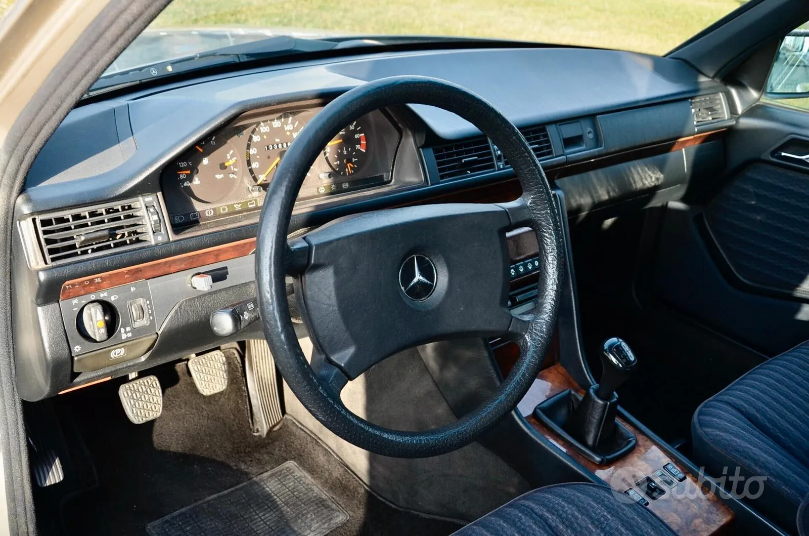 Mercedes-Benz 200 Te 1991 photo 2