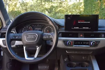 Audi A4 2021 photo 2