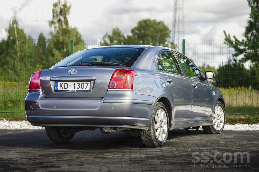Toyota Avensis 2005 photo 4