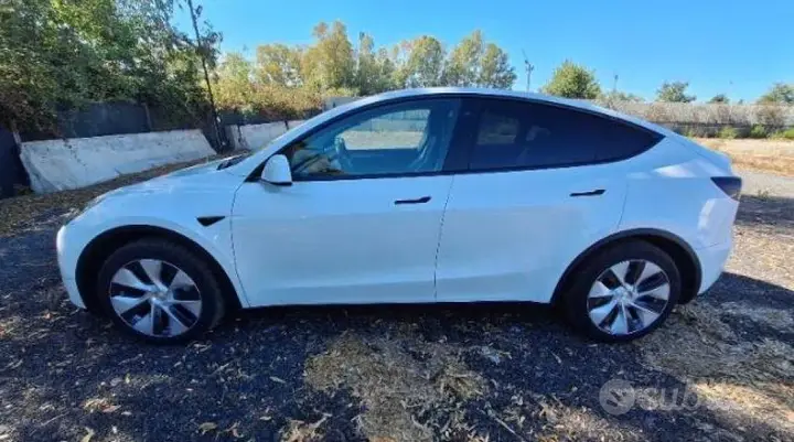 Tesla Model Y 2022 photo 3