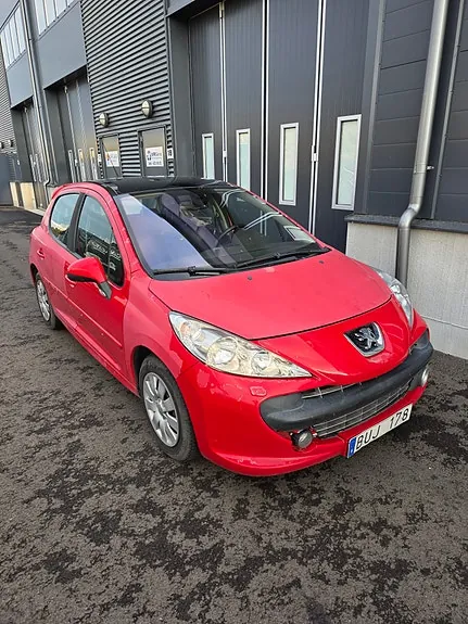 Peugeot 207 2008 photo 2