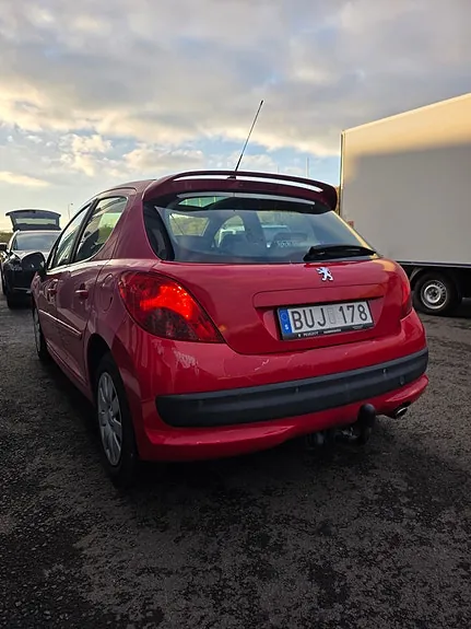 Peugeot 207 2008 photo 3
