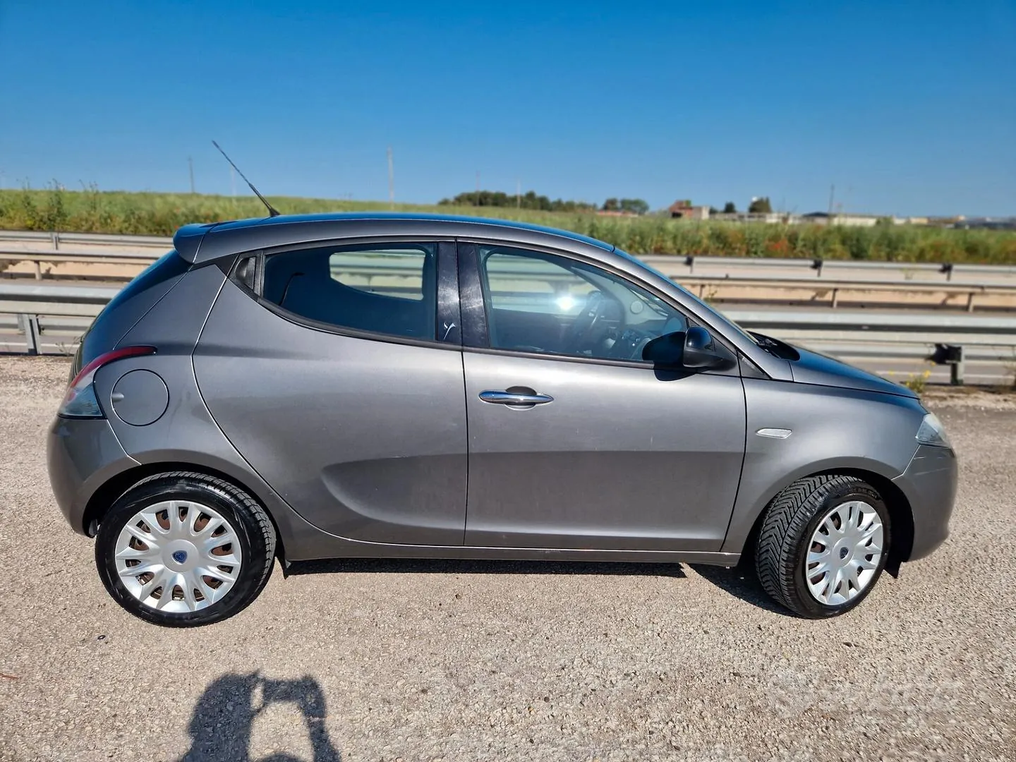 Lancia Ypsilon 2013 photo 2