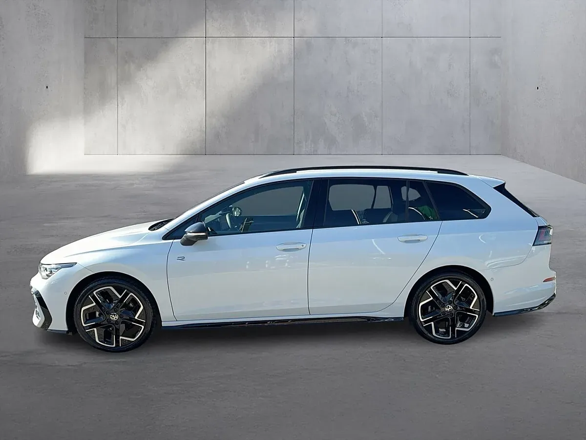 Volkswagen Golf 2026 photo 2