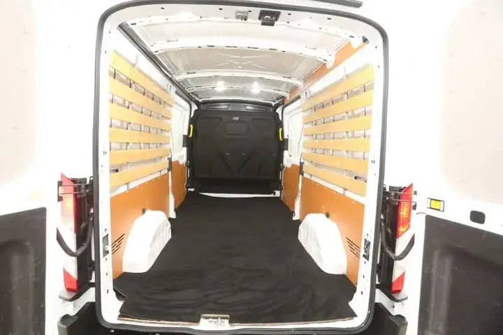 Ford Transit 2021 photo 3