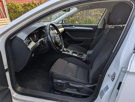 Volkswagen Passat 2018 photo 5