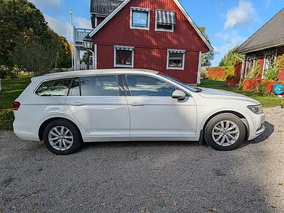Volkswagen Passat 2018 photo 2